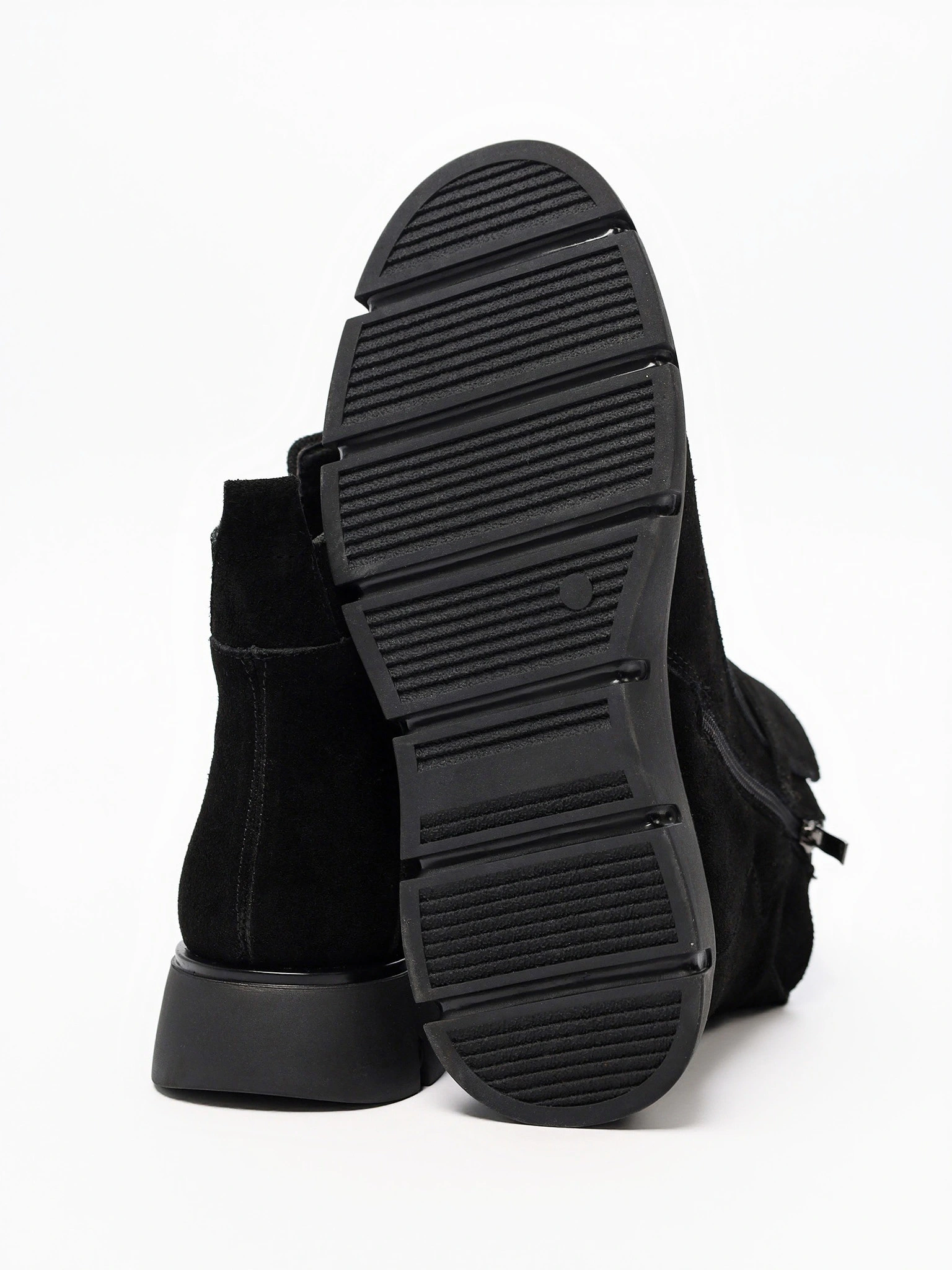 Ботинки черного цвета на высокой платформе